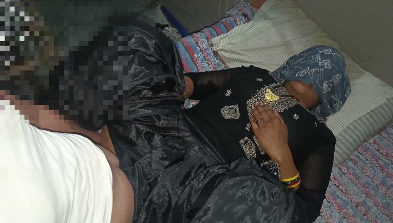 Savita5343: Il mio caldo india mi ha catturato mentre mi masturbo...