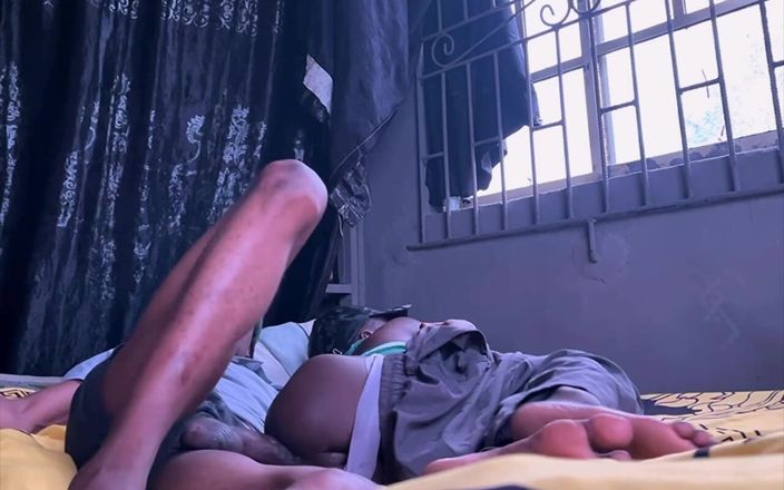 Demi sexual teaser: उत्तेजित और जंगली कॉलेज चुदाई दोस्त II