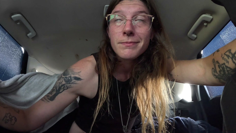 Missellie8: Hairy Anal ATM in the Car