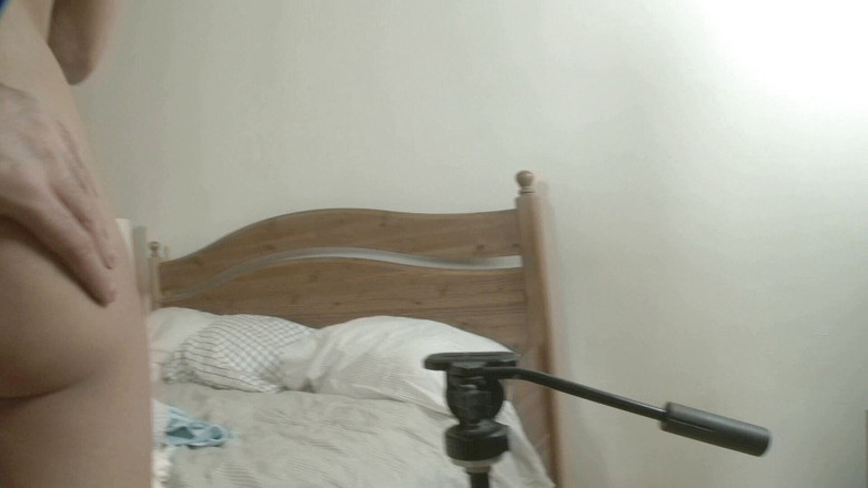 Cryptostudios: Gadis remaja dengan minyak lagi asik ngentot kontol sampai kering...