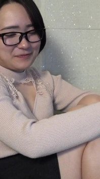 สาวอายุ 21 อ่อนโยนและจริงจัง ร่างกาย敏感ละลายไปกับการเผชิญหน้าส่วนตัวแบบคนรัก