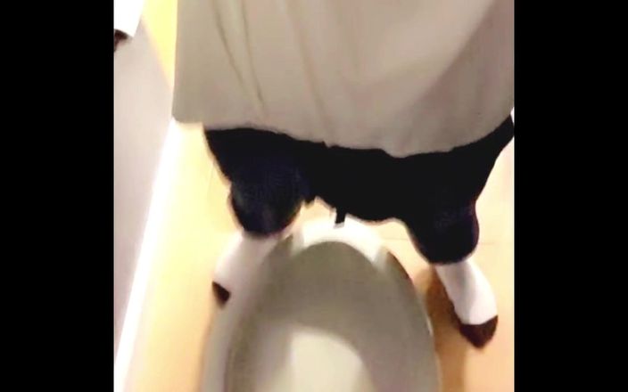 Bald Daddy: Balddaddy बाथरूम में अच्छा लंड पेशाब करने वाला सेक्सी आदमी Balddaddy2