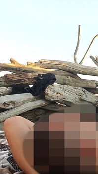 Outdoor Flashing in Nude Beach Sucking and Cumshot of Big Cock in Front of Everyone - Misscreamy