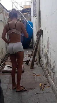 La hijastra de la criada tiene sexo por propinas