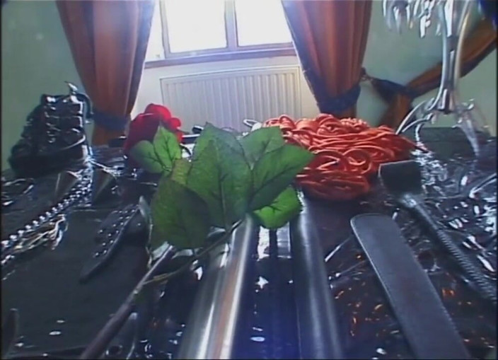 Absolute BDSM films - The original: Ponižující připoutaná vosková kundička