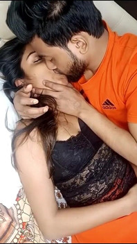 Indiancă desi iubit sărutându-se cu muie, sex video hindi clar audio