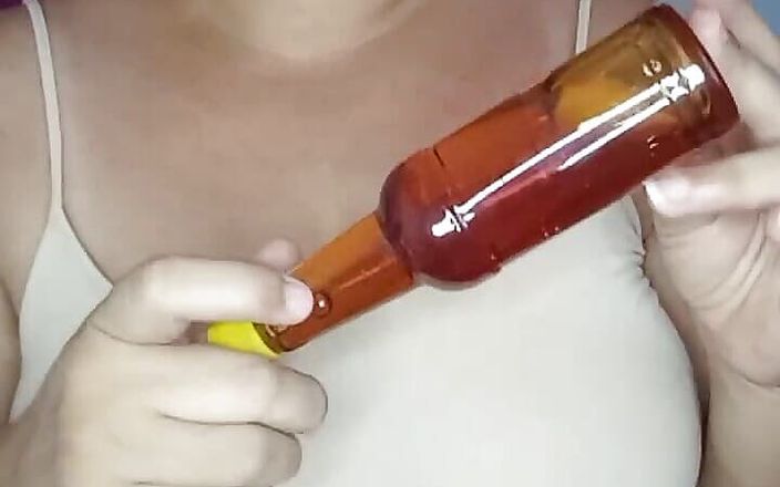 Jaky2023: Stiefmutter sieht sehr sexy aus, als sie mich auf ihre...
