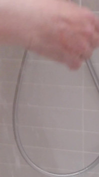 Slaveneks en cfnm onder de douche