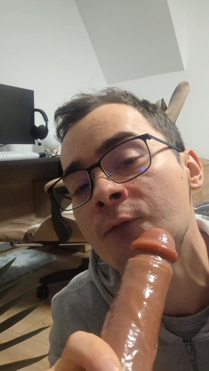 The college boy: Un étudiant suce la bite de son beau-père jusqu’à ce qu’il...