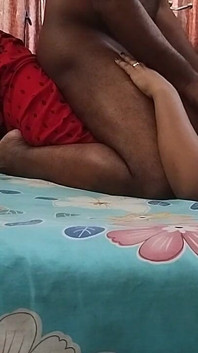 La Sorellastra Tettona Indiana Si Fa Ingannare a Cavalcare Un Cazzo