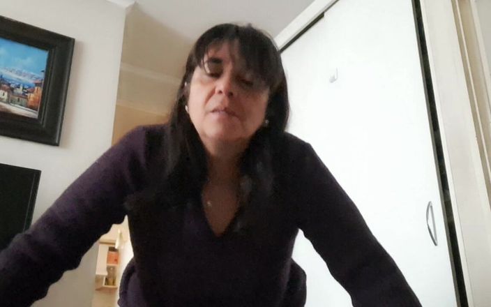 Mommy big hairy pussy: WICHSANLEITUNG spanische stiefmutter pOV-sex