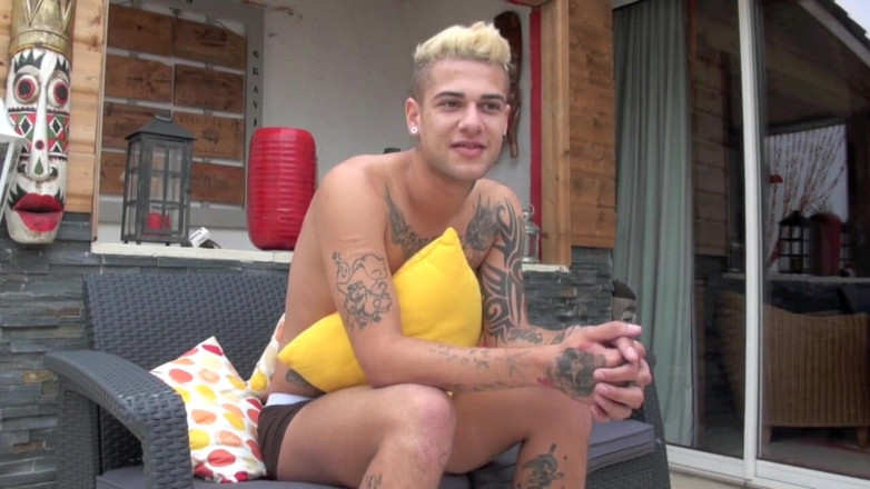 MASCULINE BOYS STUDIO: Jebana przez gwiazdę porno Mickeya Taylora