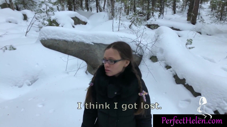 PerfectHelen: Hluboké kouření teenky a hardcore šukání venku v lese - sperma uvnitř