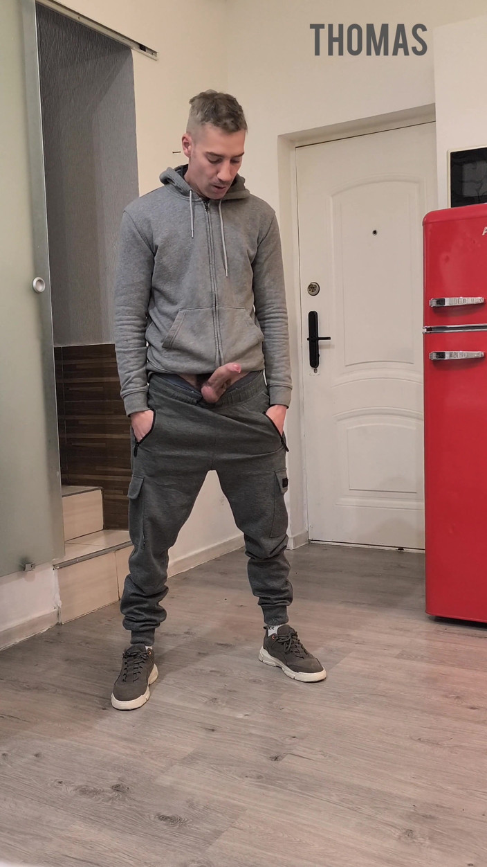 Dexterxxlfun: Un poco de Thomas sin las manos meando.