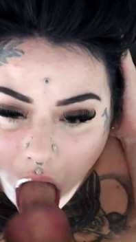 Šukání do obličeje s rozštěkaným jazykem!