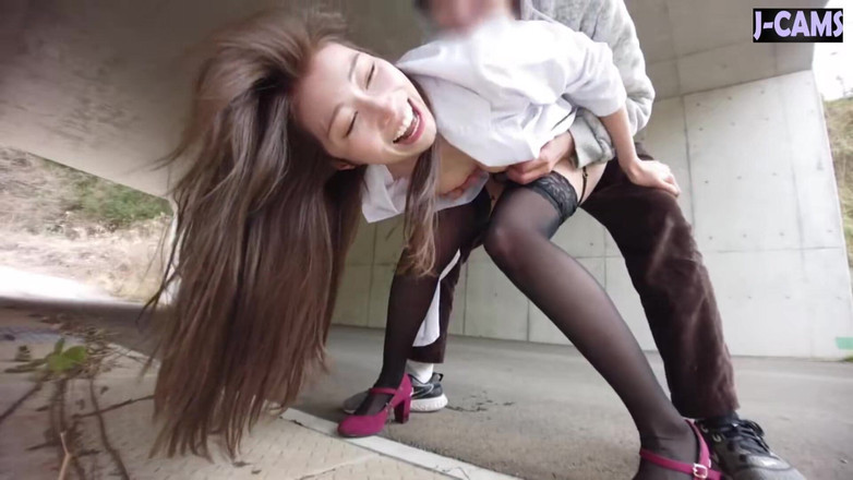 J-Cams: Spielerische Ernährungsistin mit langer zunge neckt dich langsam mit einer...