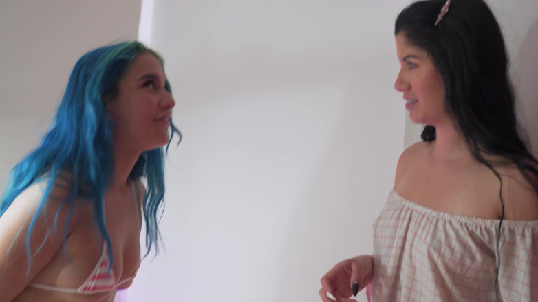 Yenifer Chacon: Hot Venezuela Yenifer Chacon and Min Galilea Fucking Min Galilea