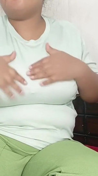 남친을 위해 핑거링하는 인도 소녀 Niharika Thakur 보지