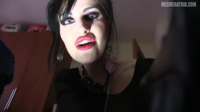 Lady Mesmeratrix Official: Kohlensäuregespritzt und bestraft