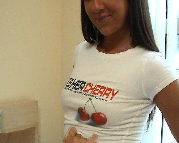 FM Video Official: Małe suki dorastają - historia # 01