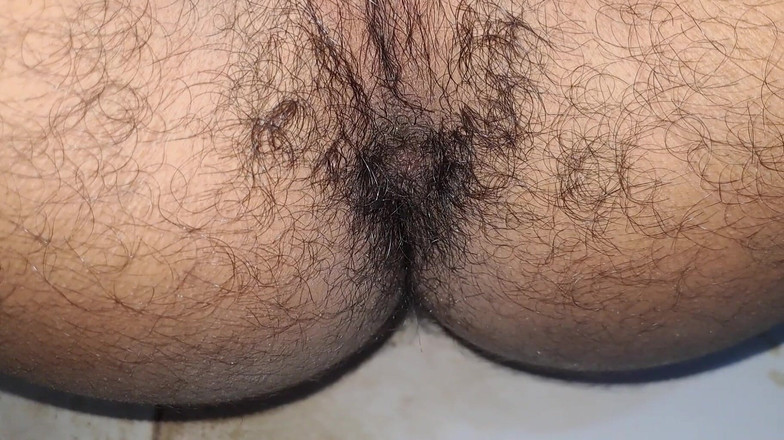 Desi_Porn_India: Joven sexy mostrando su culo duro en desnudo