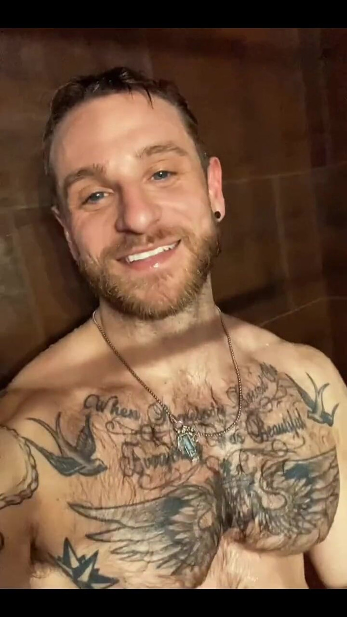 Leo Bayne: Feelin jucăuș Mesaj eu băieți;)