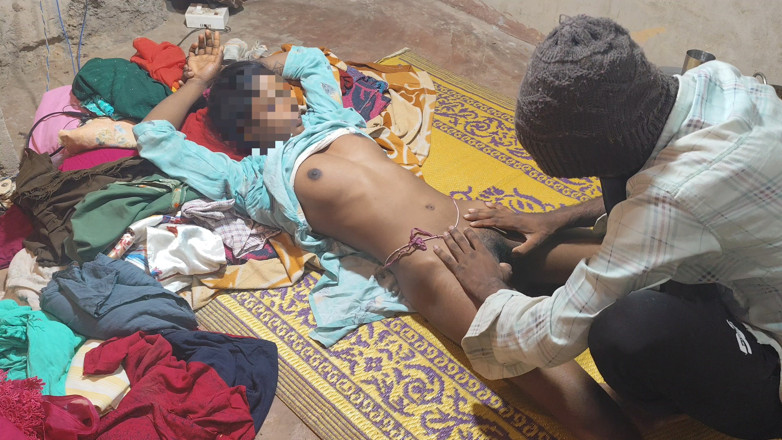 Ankush raj: Une villageoise desi se fait baiser par un garçon de...