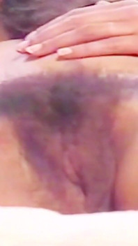 Mein mann nimmt mich auf, während ich mit meiner großen haarigen muschi rauche