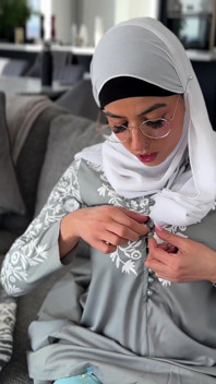 Невинна покоївка Aaliyah Yasin виявляє секс-іграшки