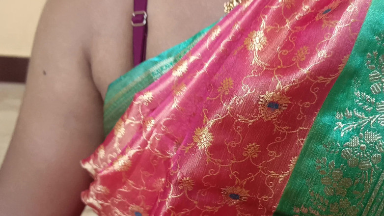Laxi ammu: Saree Wear House Wife