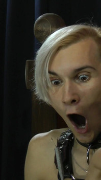 Nicky เท้าโดน bastinado แล้ว tickle