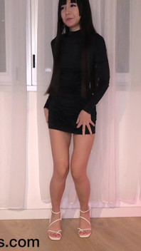 Sexy asijské nohy šlapání - 4K