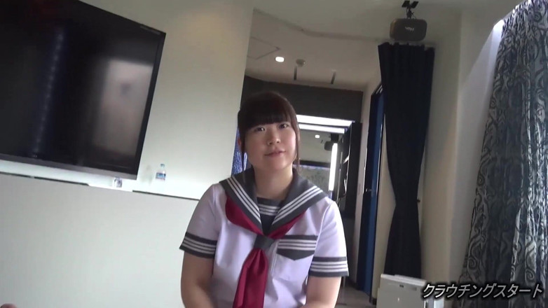 Asians in love: I uniform har Lori en stor kuk
