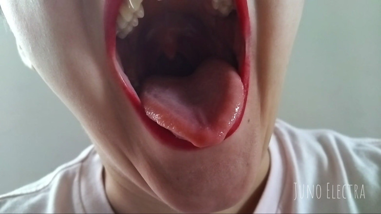 The Antichristrix: ジャイアンテス・レッドリップスはあなたを飢えている視点