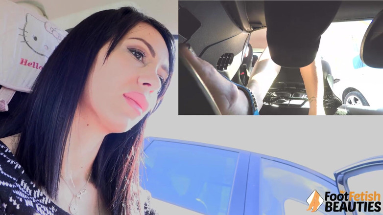 Foot Fetish HD: Daniela loves pedal pumping