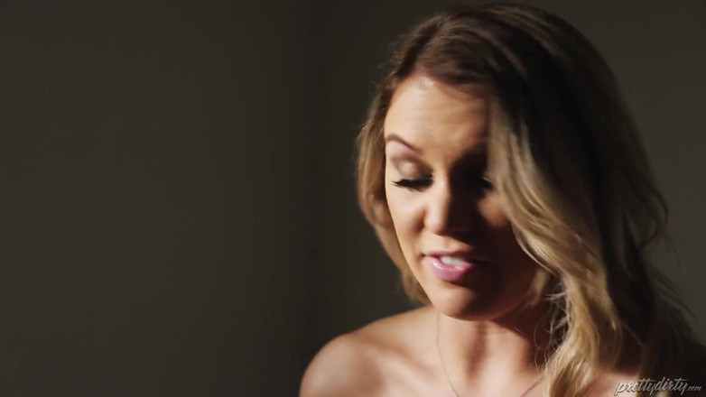 Adult Time: セクシーなKenzie Taylorは、尋問中にホット探偵をファック