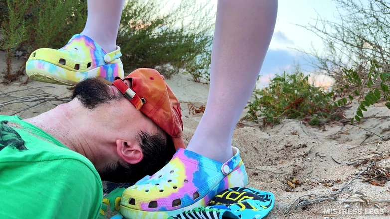 Mistress Legs: Mistress Pisses Straight Into Slave's Mouth on Wild Beach