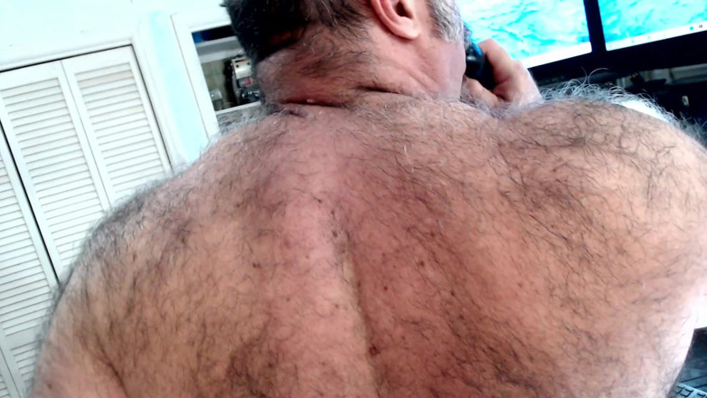 BullMuscleJoe: ブルマッスルジョーは友達のディルドを使って自分の尻を味わう!