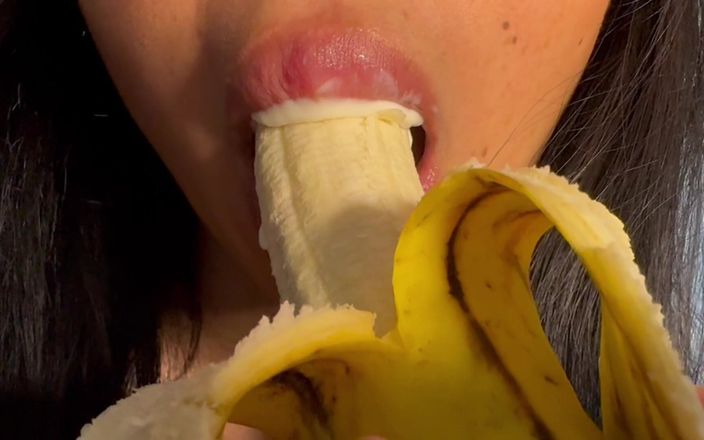 Asmr_mouth: Банан с глубокой глоткой