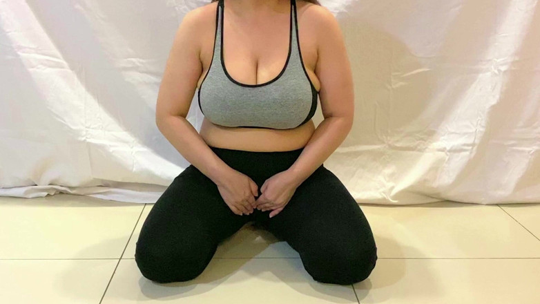 Faustina Pierre: Stora tuttar MILF leker med sina stora bröstvårtor och stora...