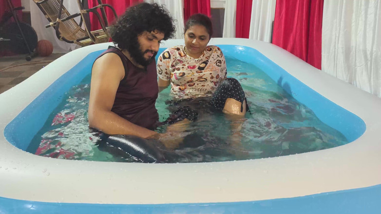 Vaigavarun45: Mallu koppel zwembadneukpartij met pijpbeurt