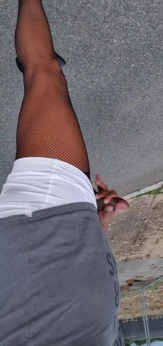 Lingeriemanx69: Wanking crossdresser