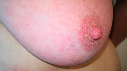 Bouncy Tits Action: Slapping this tits very well