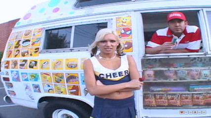 WWMAMM: È davvero una cheerleader monella