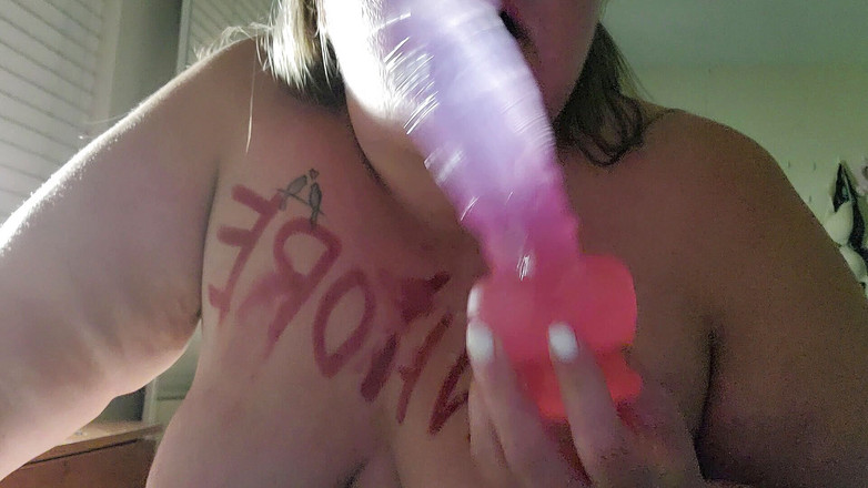 Maya Montana: Puta se descuida en consolador