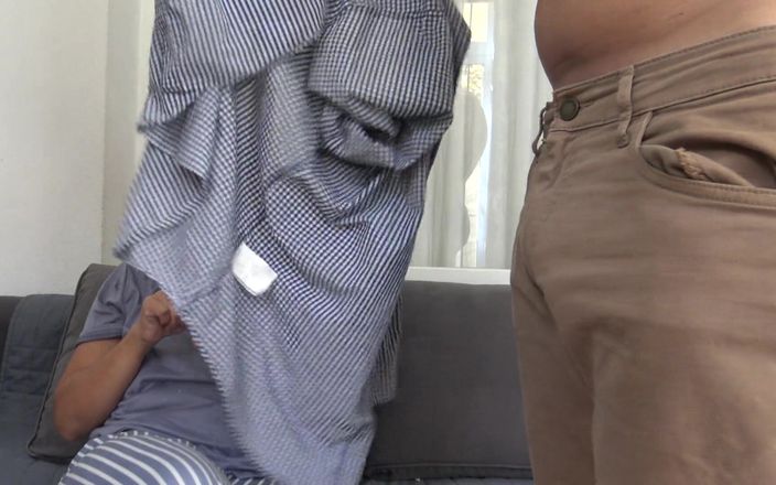 Stepmom Susan: Meine stiefmutter hat bilder von meinem schwanz gemacht, um sie...