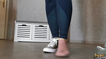 Goddess Lena: Pour mes esclaves des pieds