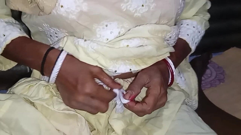 Bengaliauntykichut: La tía de un amigo fue follada al estilo perrito,...