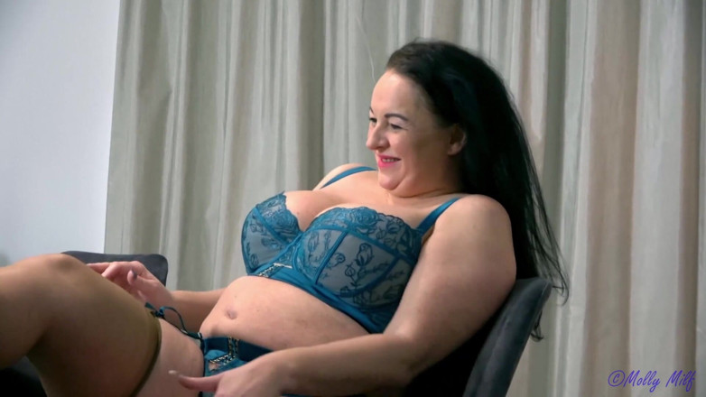 Molly MILF: Adorazione dei piedi di lesbiche