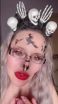Kadın kılıklı maaşın orgazmlarına para ödüyor - ve makbuzları yalıyor musun? Findom Goaldigger tarafından klip